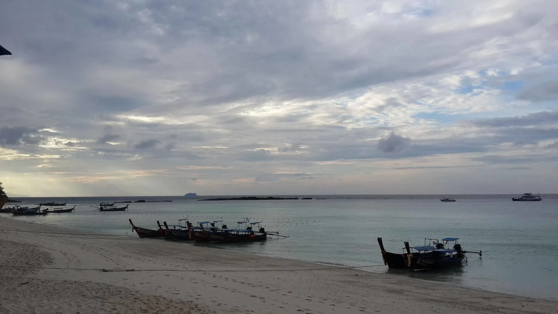 Pp Blue Sky Resort-Sha Plus Phi Phi Don Resort